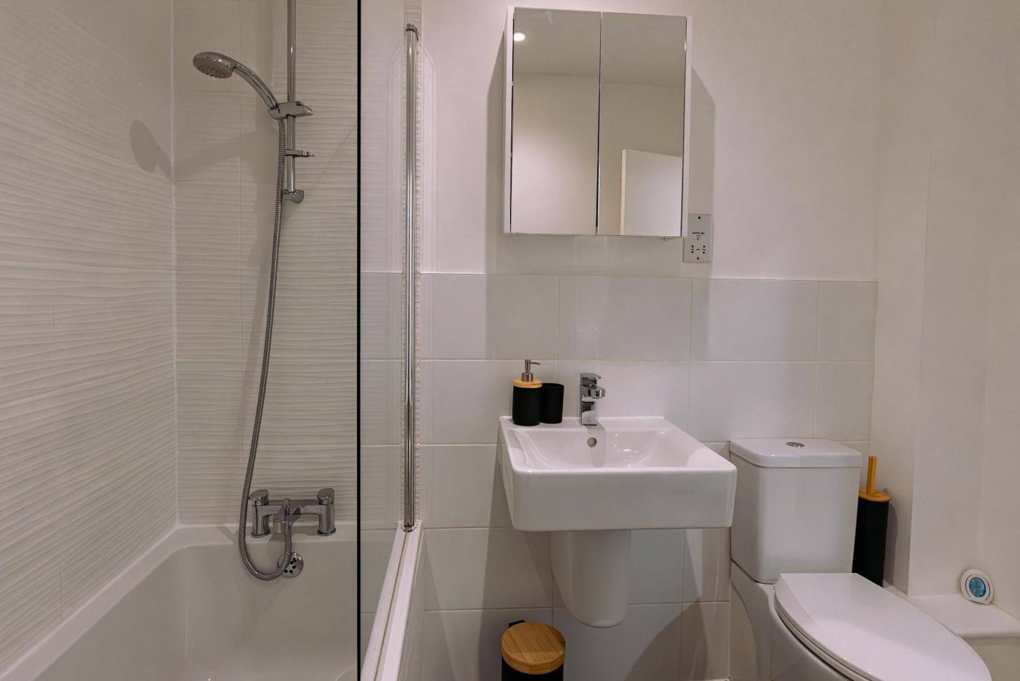 Modern City Centre Apartment Ексетер Екстер'єр фото
