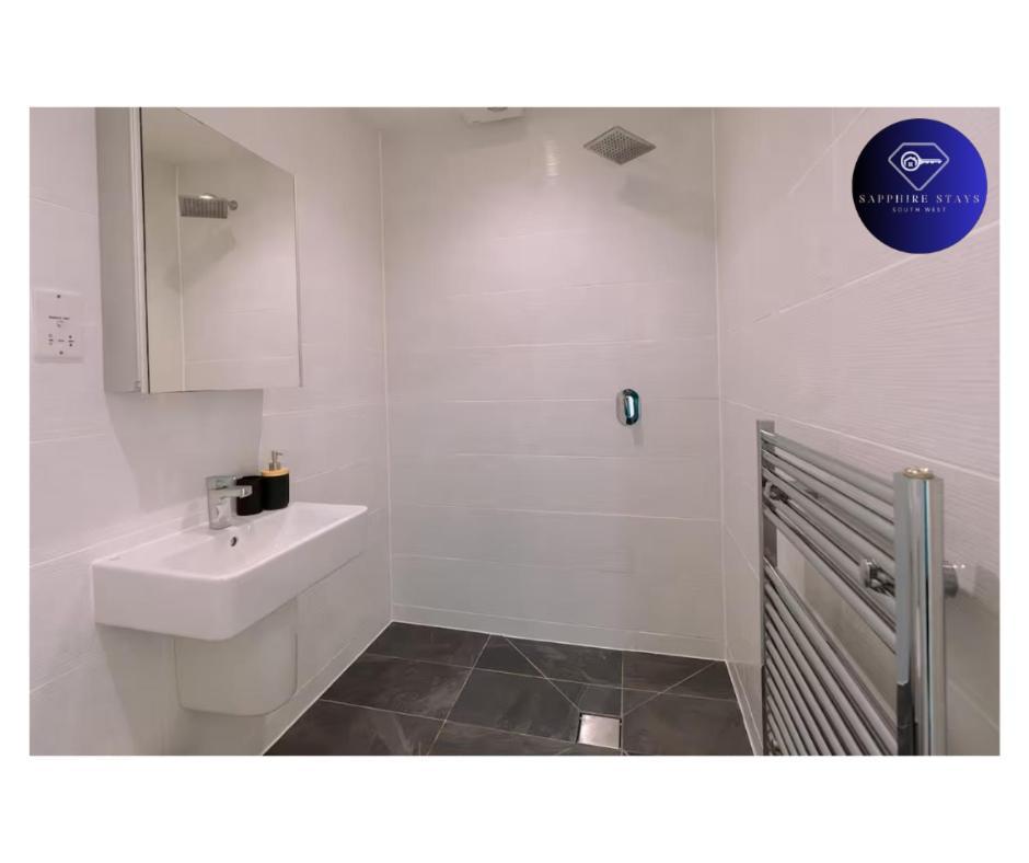 Modern City Centre Apartment Ексетер Екстер'єр фото